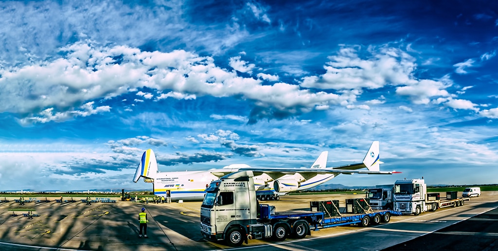 Cargo charters solutions by Skylark Aviation Expert | Photo by dbajurin