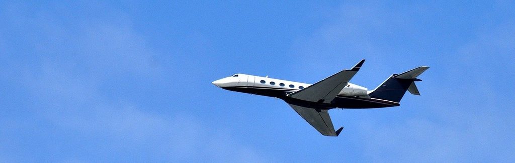 Location Jet privé | Affrètement avion d’affaires | Skylark Aviation Expert Gulfstream G450 au décollage. Location avion jet privé, devis en ligne, nos experts Aviation à votre écoute 24/7